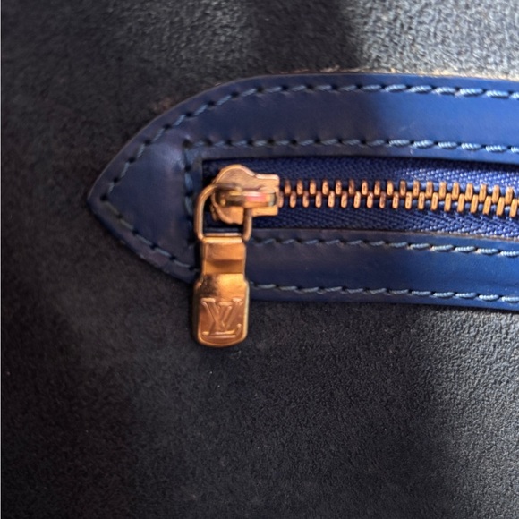 Louis Vuitton Epi Lussac MM – Toledo Blue - Picture 13 of 15